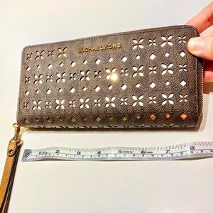 Michael Kors wristlet
